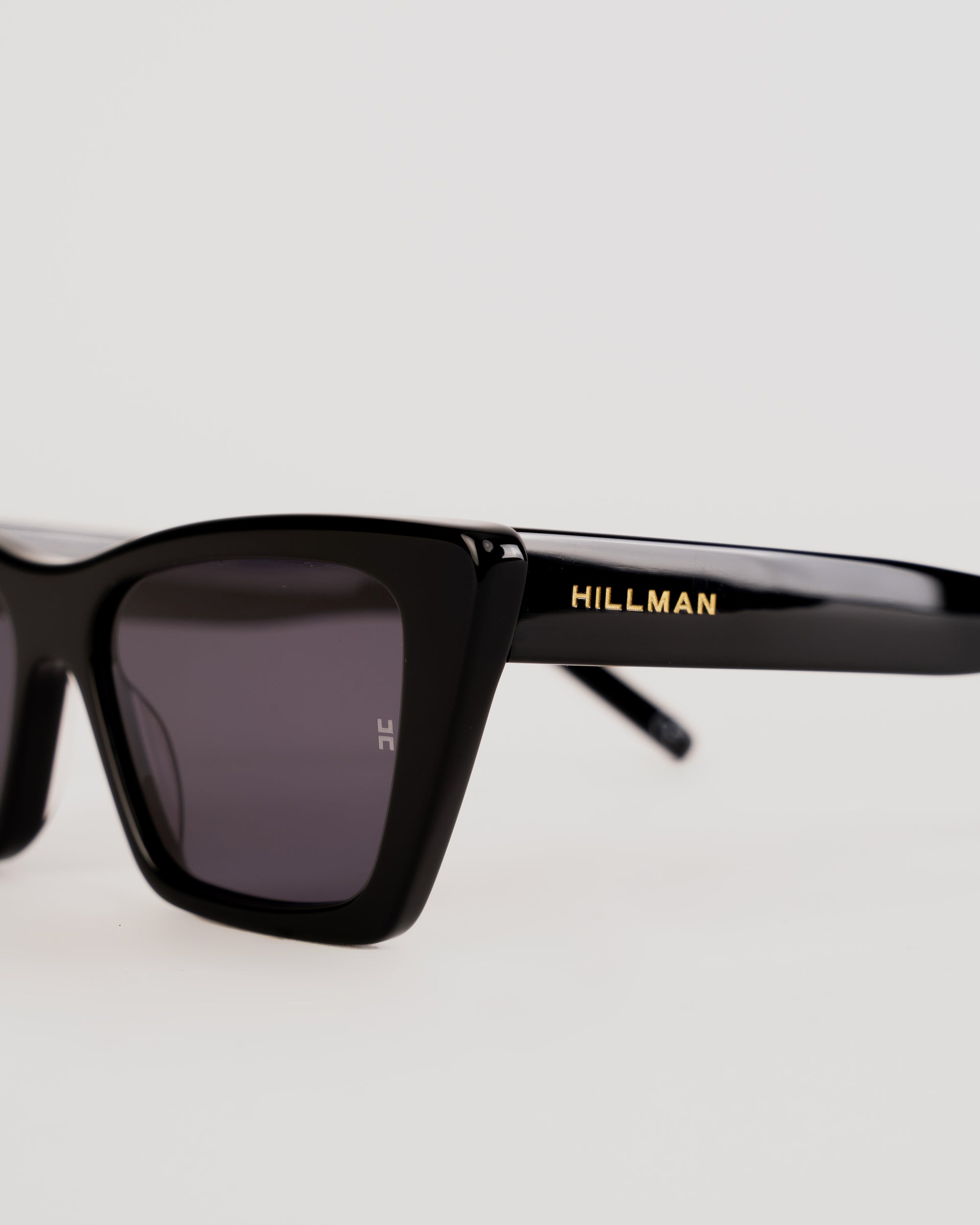 HILLMAR GRIS - CON GRADUACIÓN